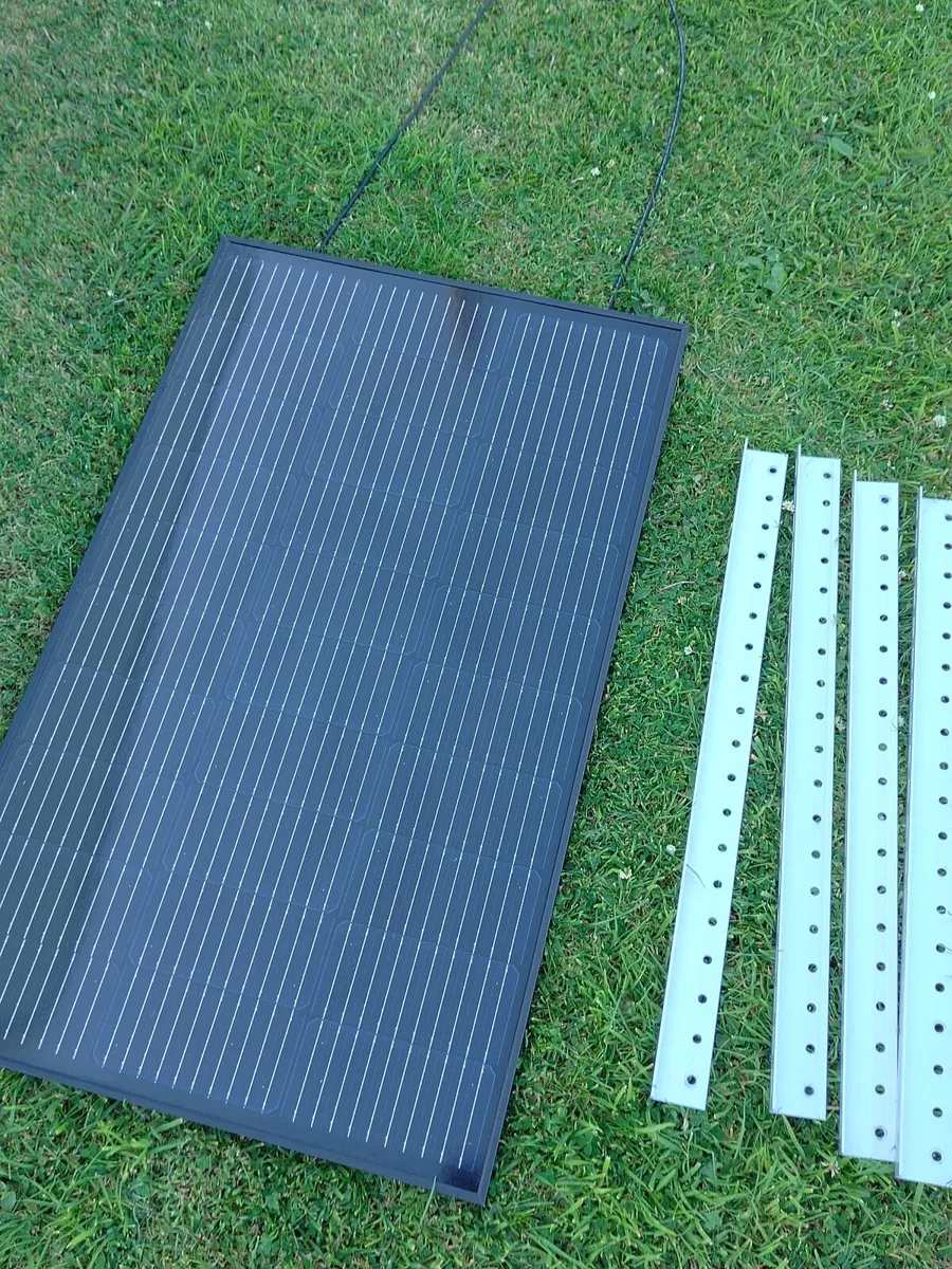 200watt Ecoflow Solar Panels and x2 Wall Mounts - Image 3