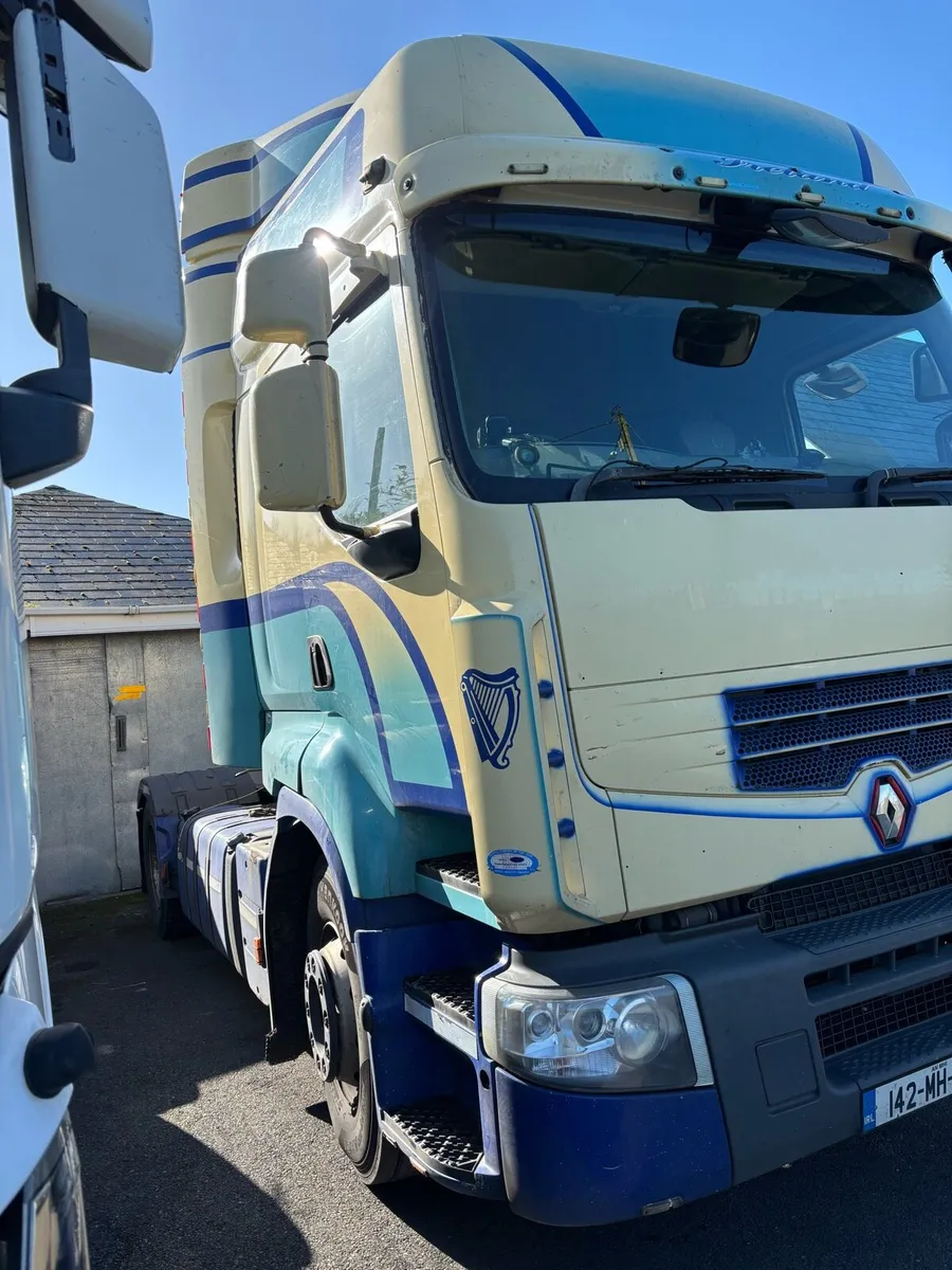 2014 Renault premium 4 x 2 tested - Image 1