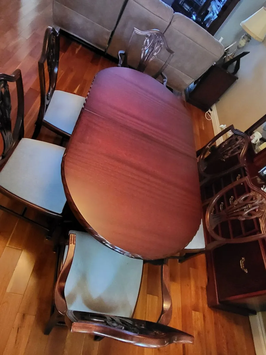 Dining table and Chairs - Image 1