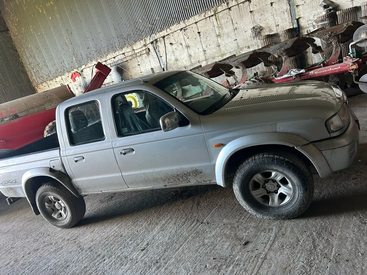 Mazda B2500 and Isuzu dmax 2011 - Image 3