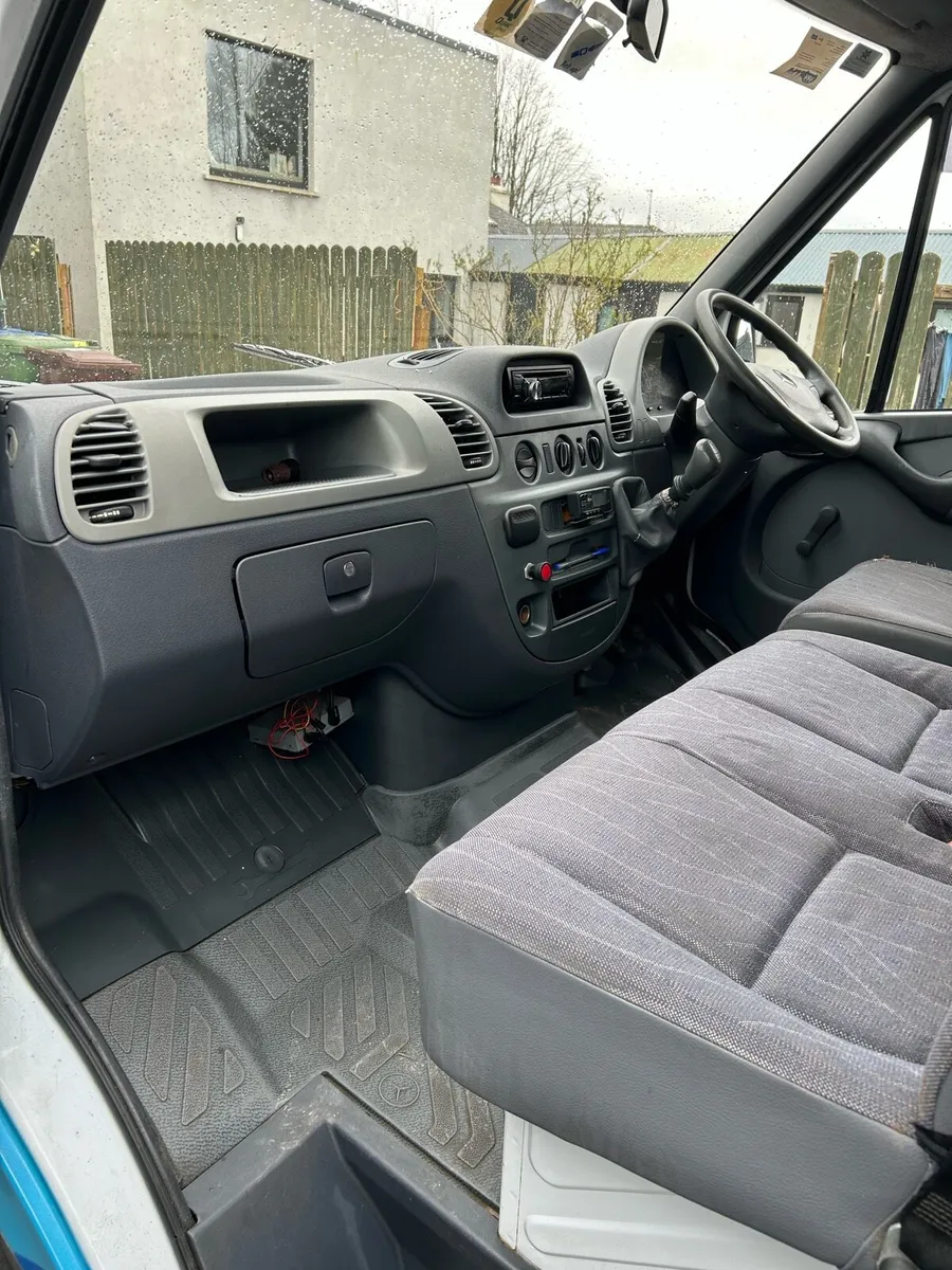 Camper van - Image 3