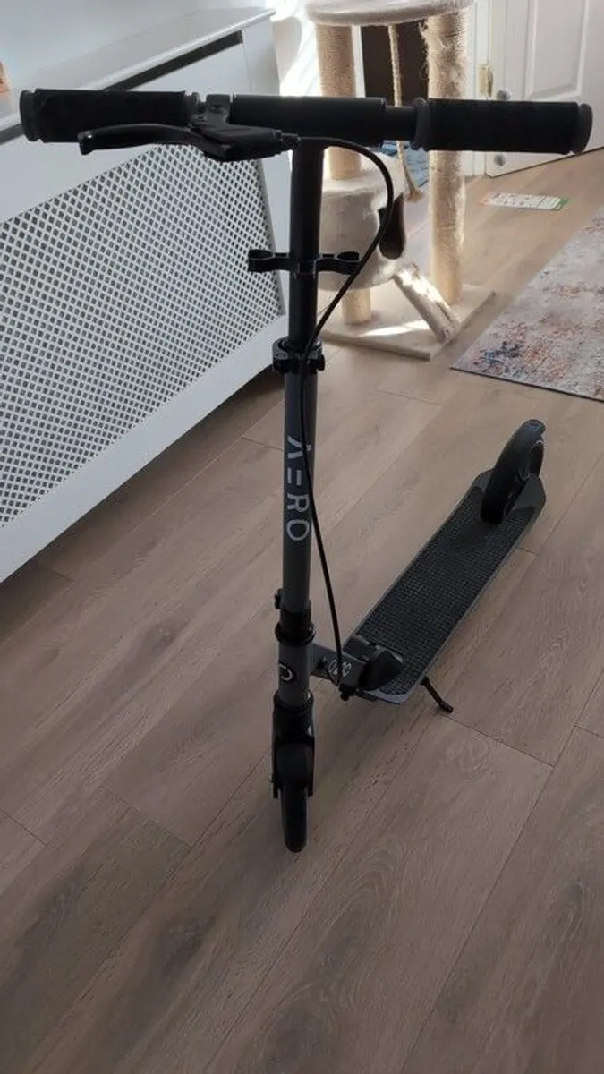 Aero A200 Folding Scooter - Image 1