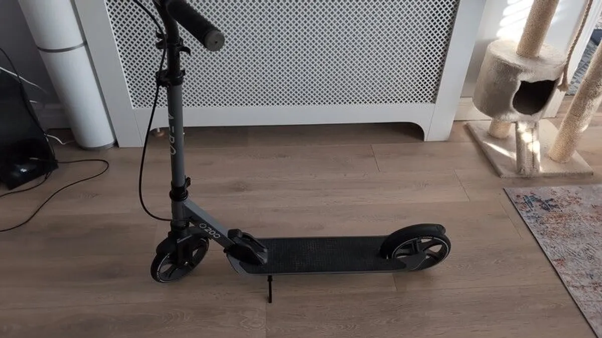 Aero A200 Folding Scooter - Image 3