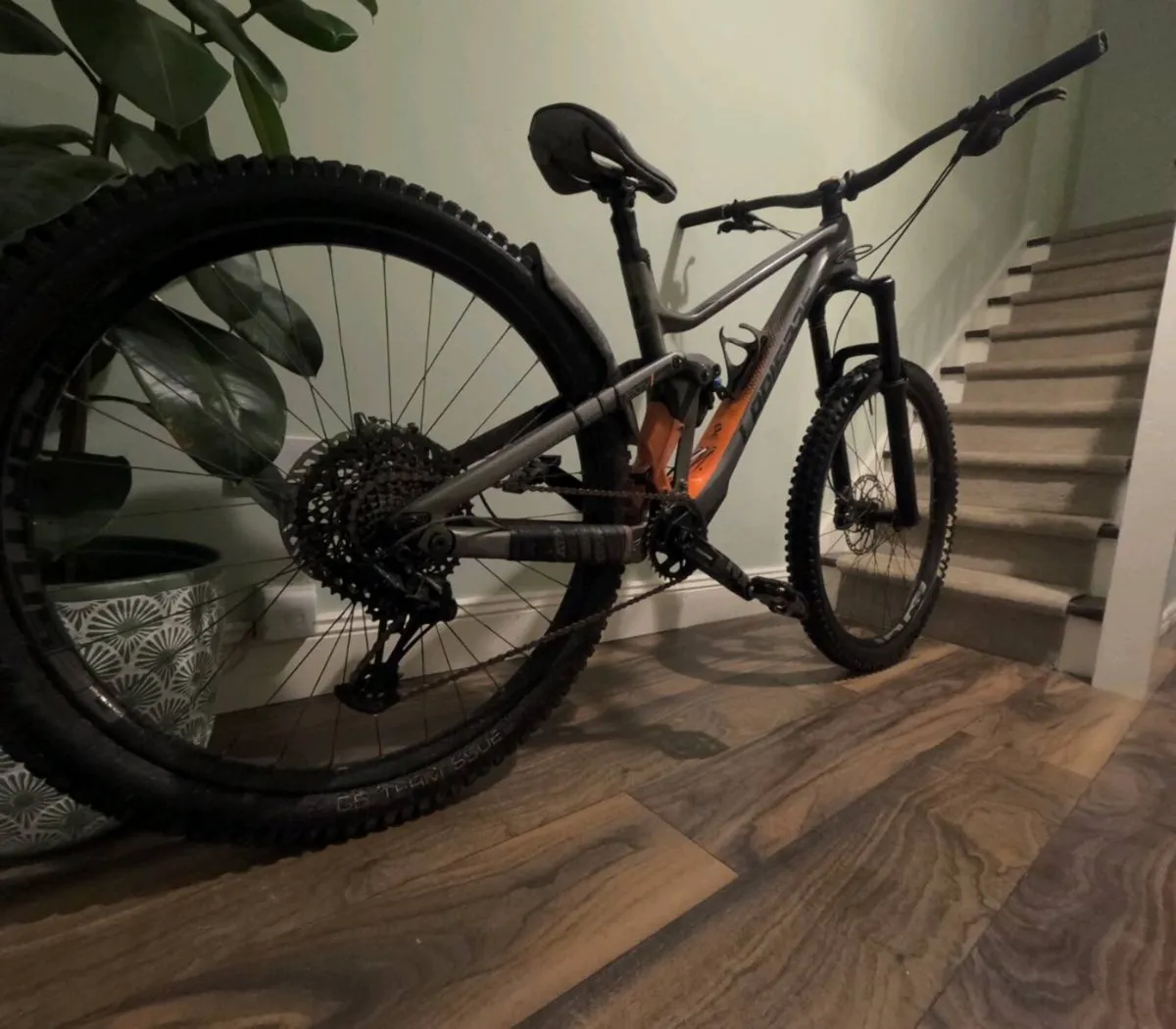 Enduro mountain bike - Image 1