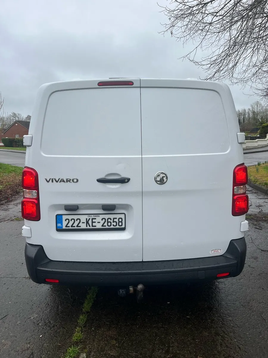 2022 Vivaro Crew 2.0 - Image 4