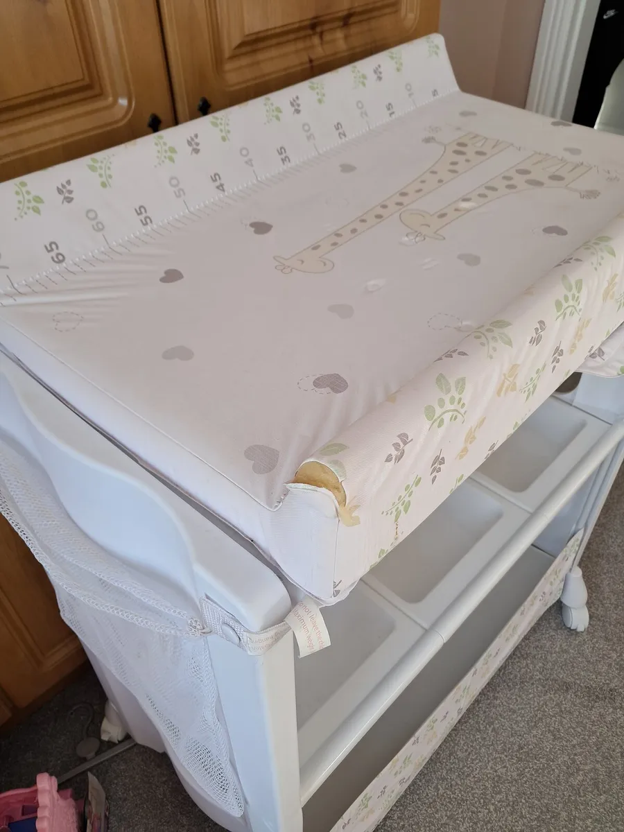 Changing table - Image 3