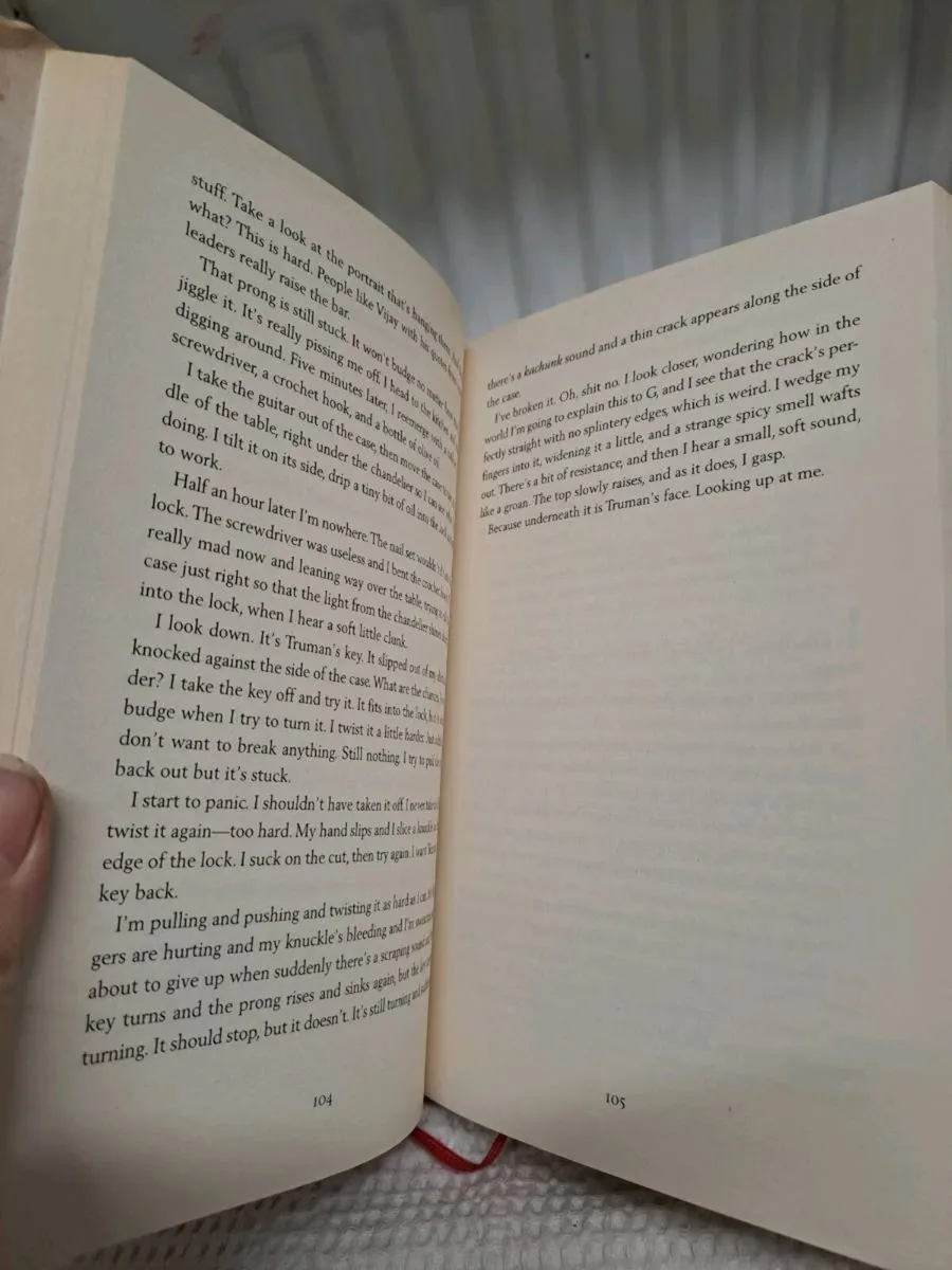 Revolution Jennifer Donnelly 1st Edition Hardback - Image 3