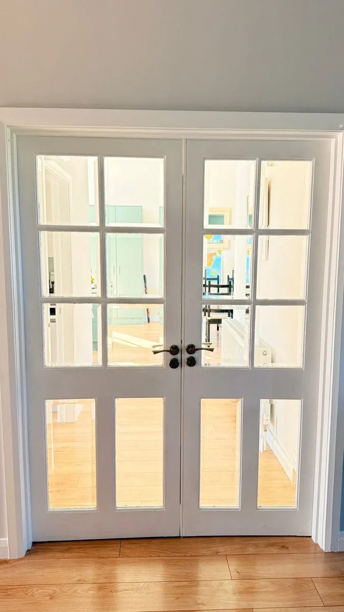 5 x White Internal Solid Doors – Excellent Condit - Image 1