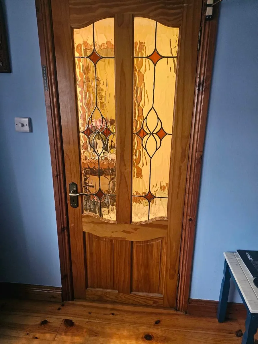 Kitchen and wardrobes - Image 2