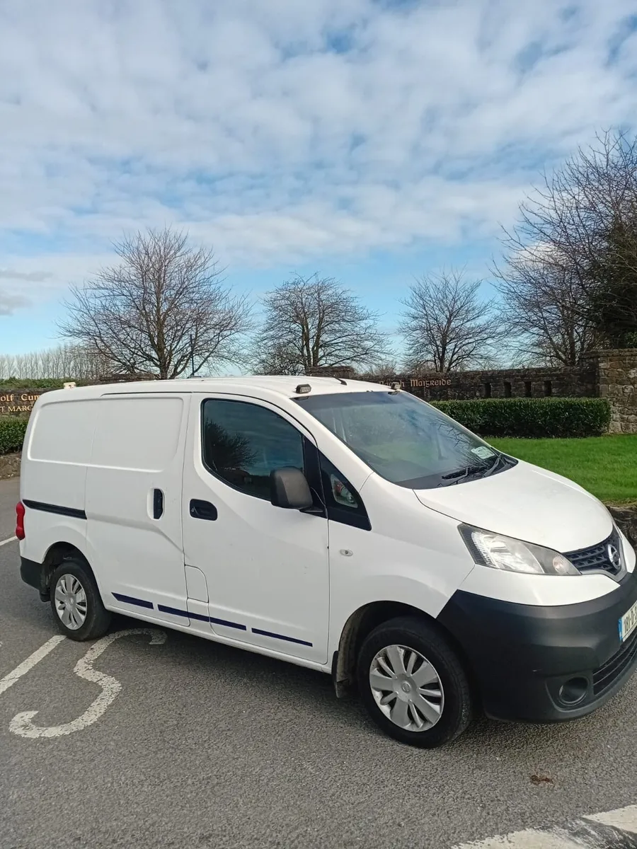 2018 nv200 - Image 2