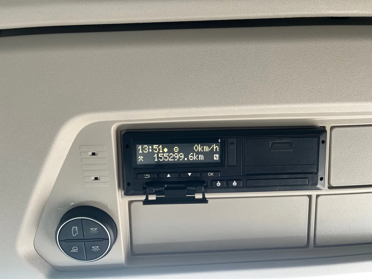 2024 IVECO SWAY 6X2 - Image 3