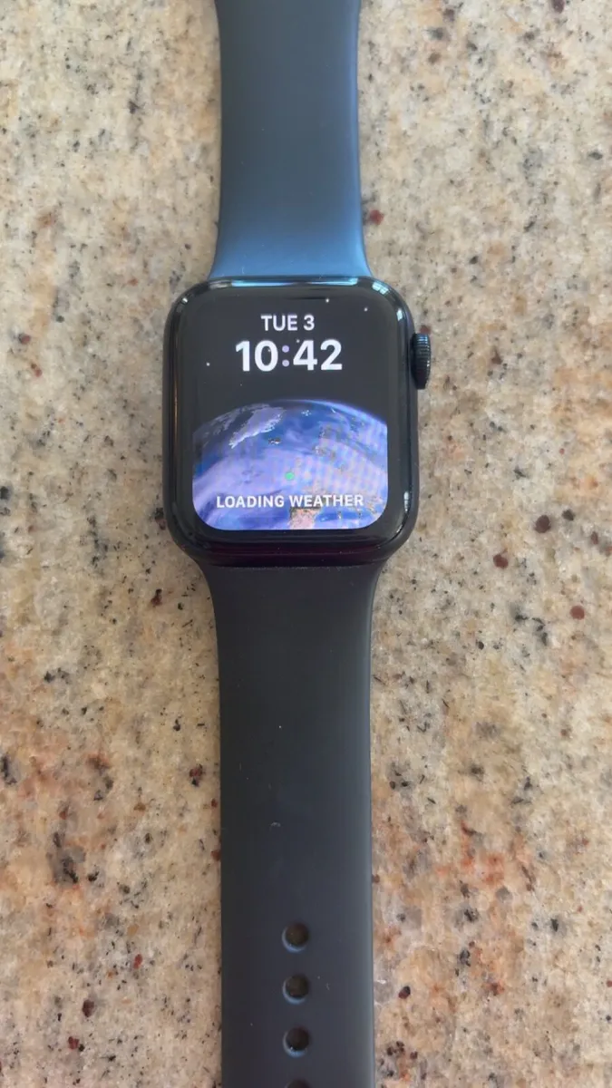 Apple Watch SE 2nd Gen 40mm GPS - Image 2