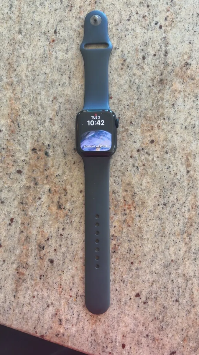 Apple Watch SE 2nd Gen 40mm GPS - Image 3