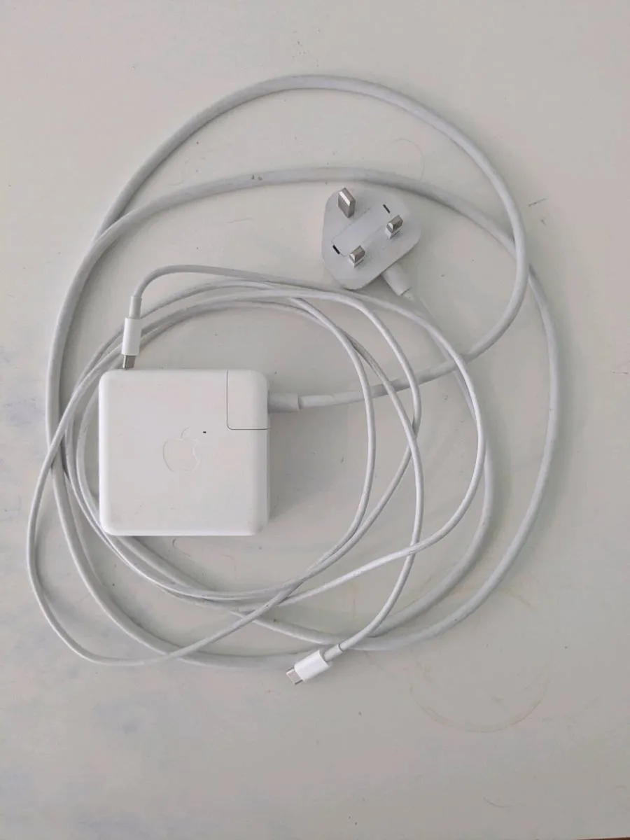 Apple MacBook USB-C Charger - Image 1