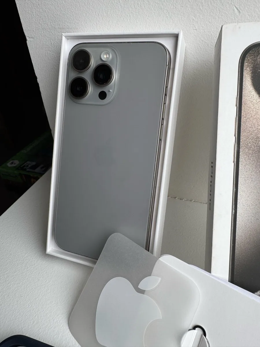 iPhone 15 Pro Max 256GB UNLOCKED - Image 2