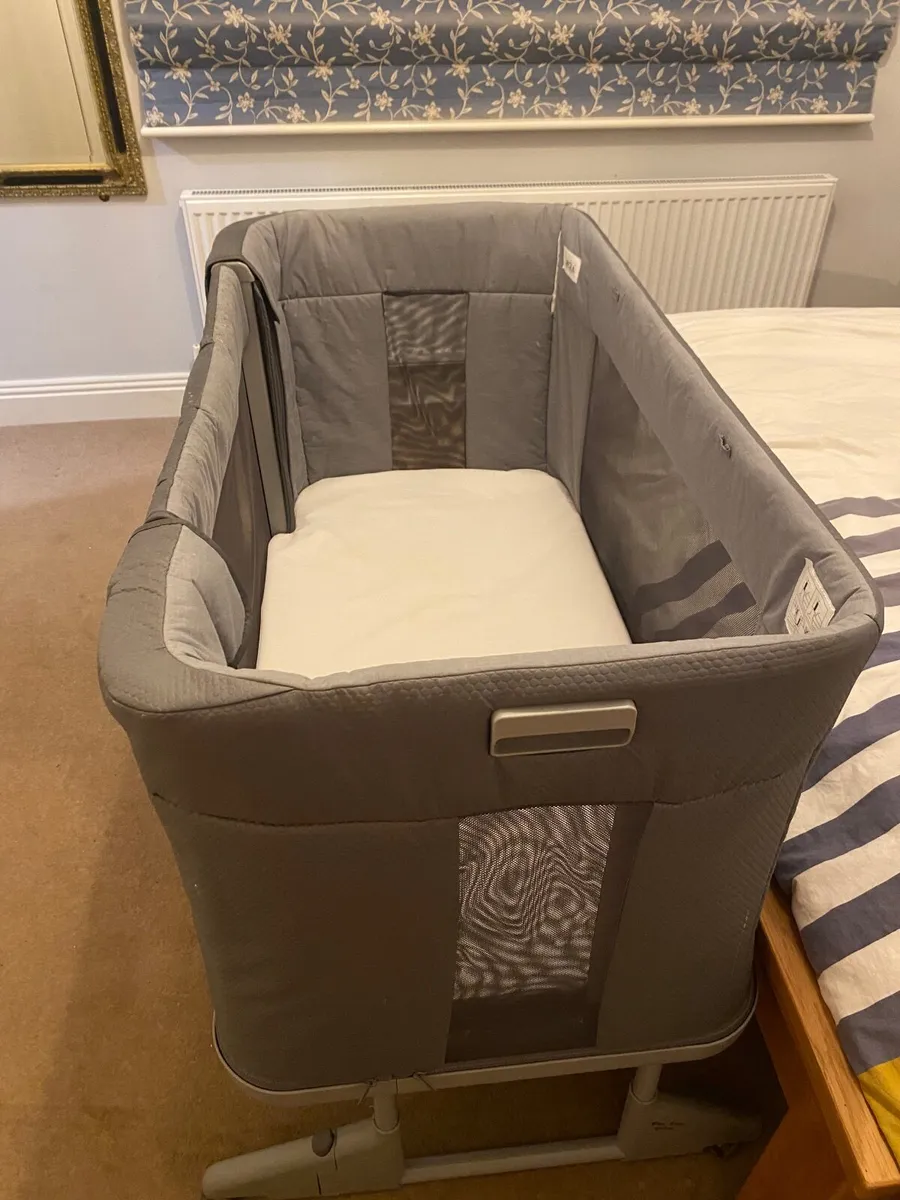 Chicco next to me forever cot - Image 4