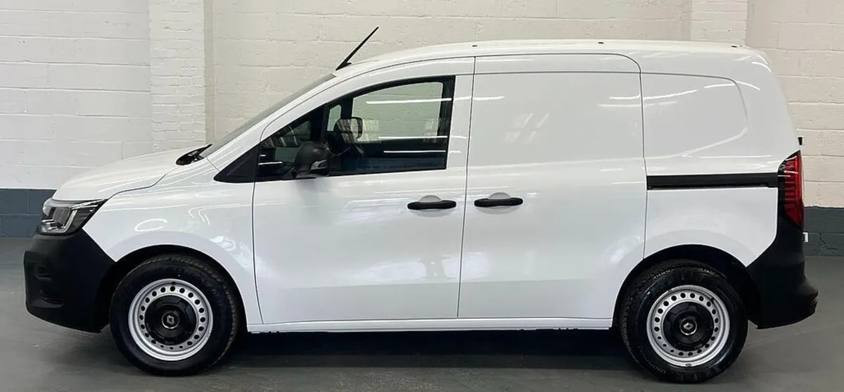2022 Renault Kangoo Panel Van - Image 2