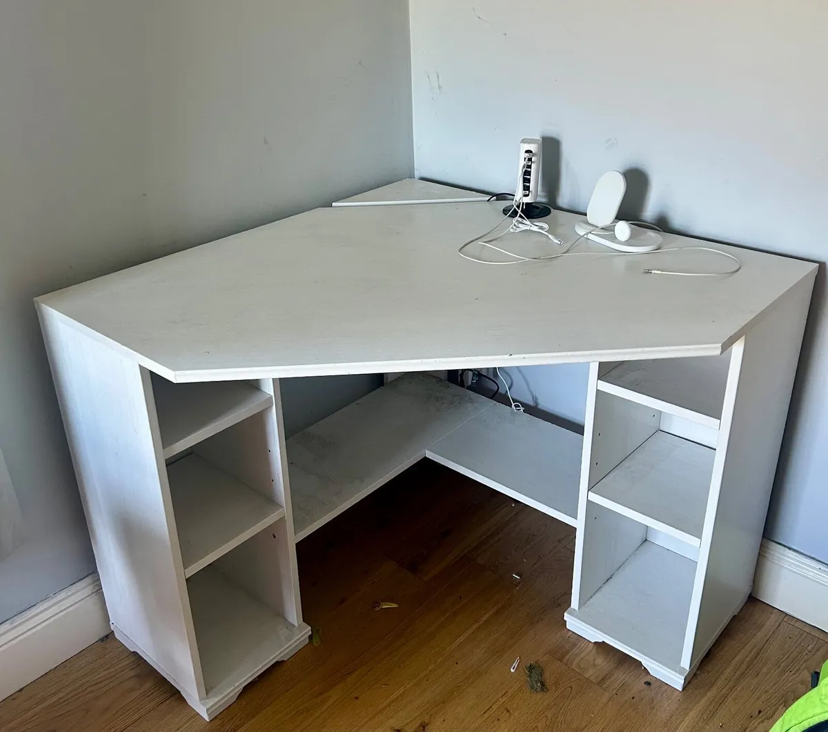 Corner desk & Swivel Chair - Image 1