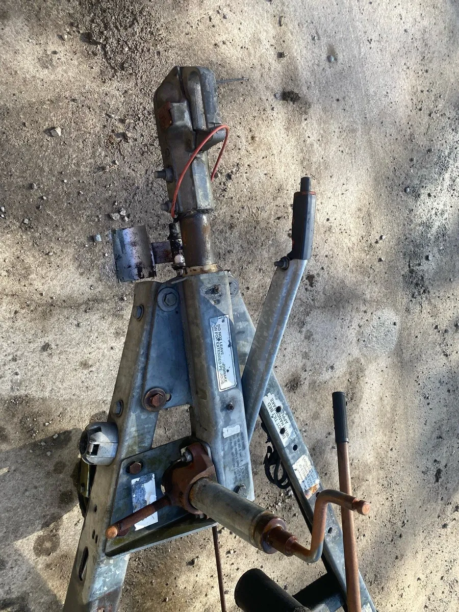 Brian James tilt bed trailer - Image 4