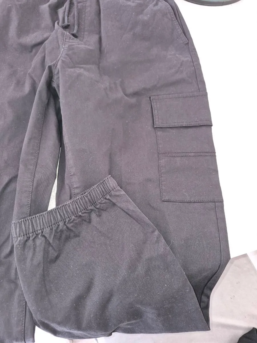 Mens new cargo trousers - Image 1