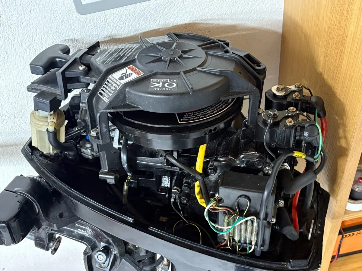 Mercury 8hp outboard - Image 4