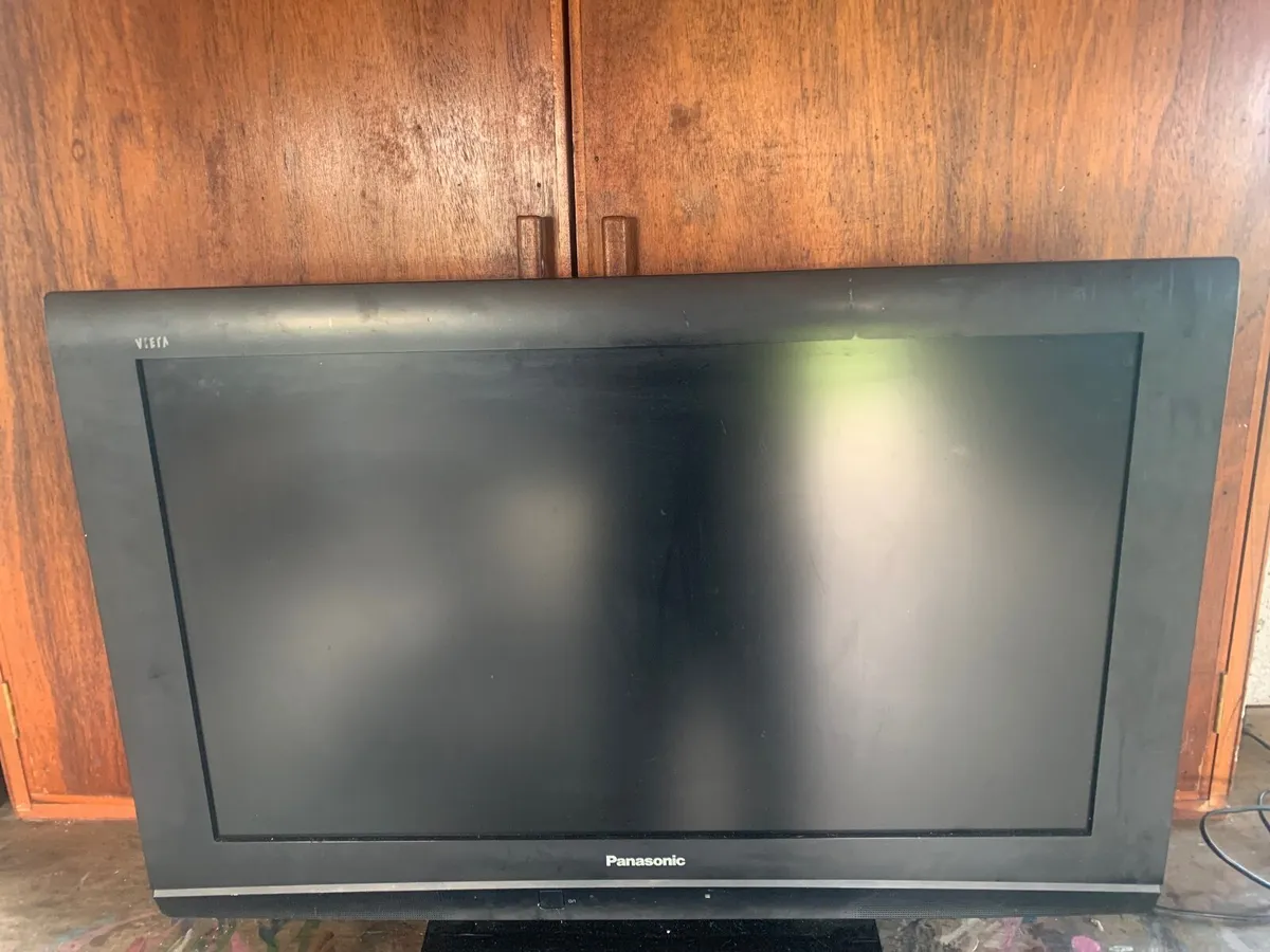 Panasonic 38Inch flatscreen TV - Image 1
