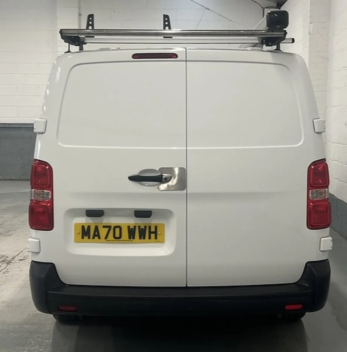 2020 Peugeot Expert Panel Van - Image 4