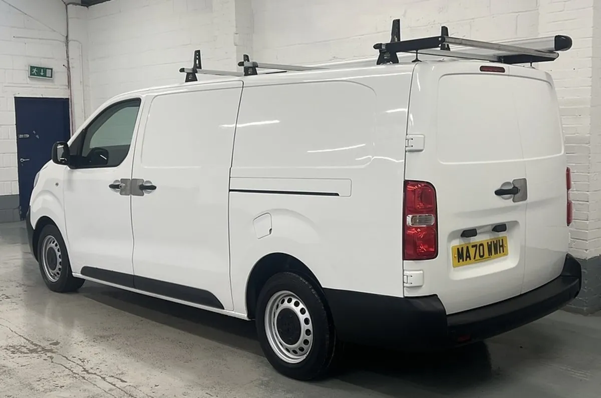 2020 Peugeot Expert Panel Van - Image 2