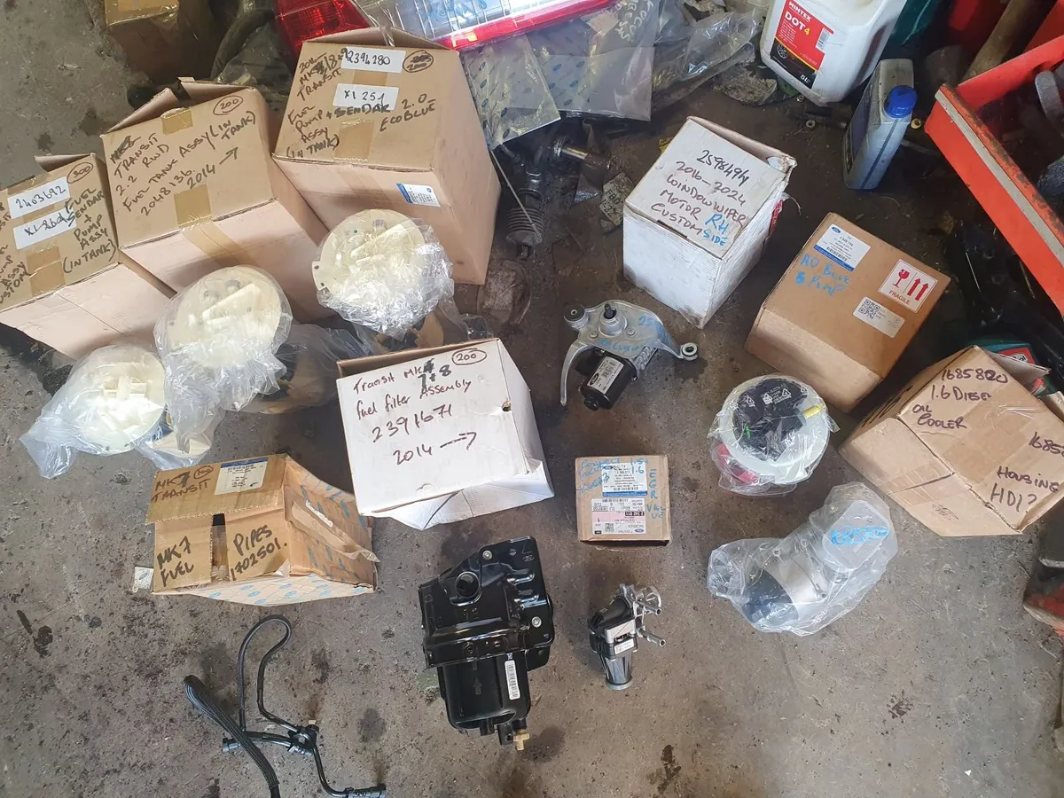 Ford new engine parts. - Image 1