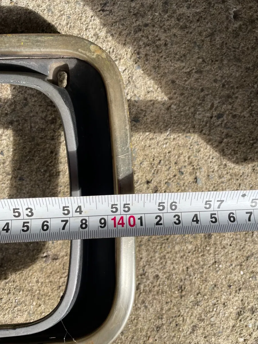 Vintage Ford Cortina MK3 ?? Front Grille - Image 3