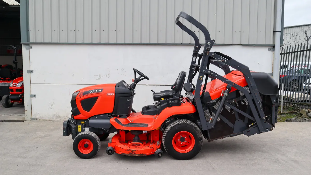 2022 Kubota G261 HD Ride-On Lawnmower - Image 3