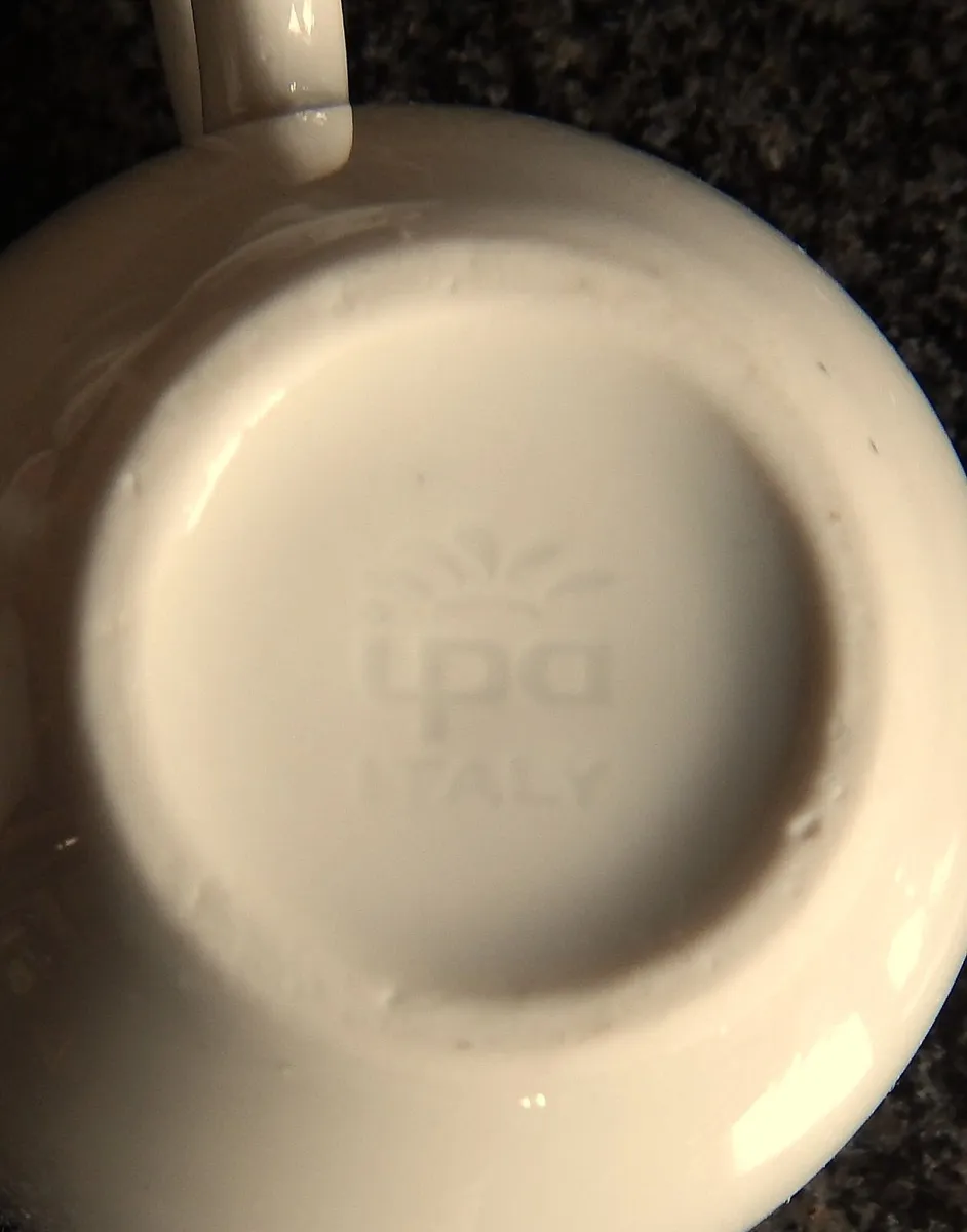 8 Illy Porcelain Coffee Cups & Saucers - Image 4