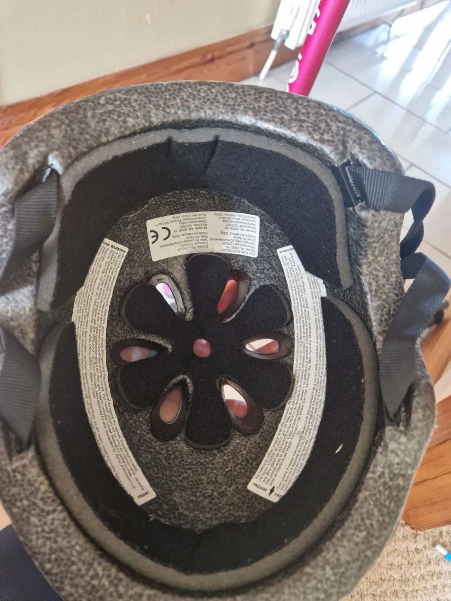 3 Wheel Scooter with Led  Wheels Pink - Image 4