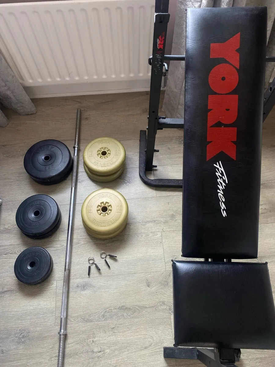 Bench with barbell rack and weights - Image 1