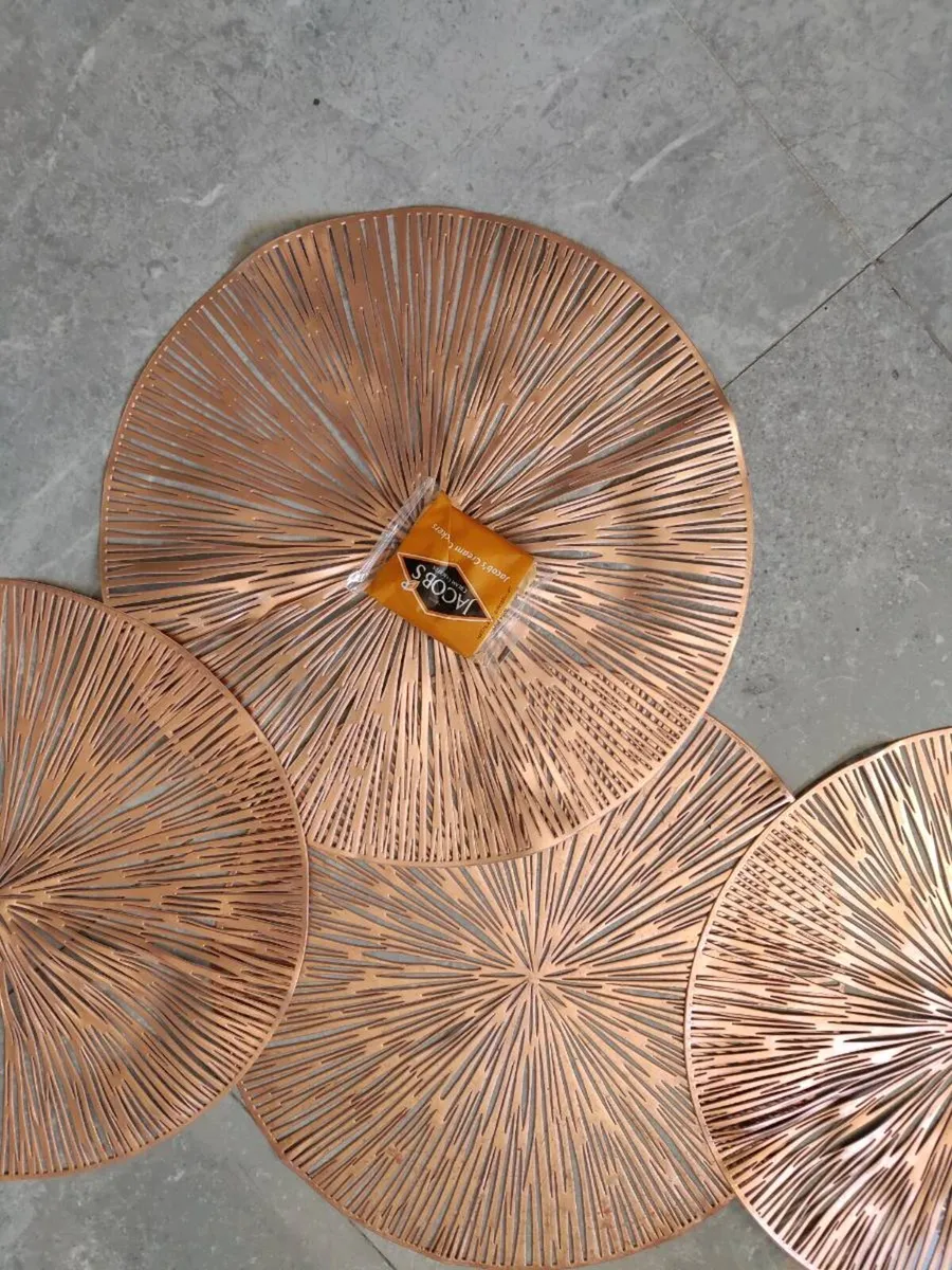 Rose gold table mats 9 euro each - Image 2