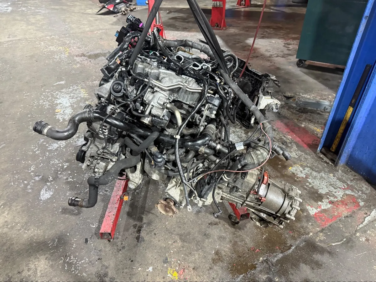 Audi A4 2009 CAGC 2.0 TDI COMPLETE ENGINE, GEARBOX - Image 3