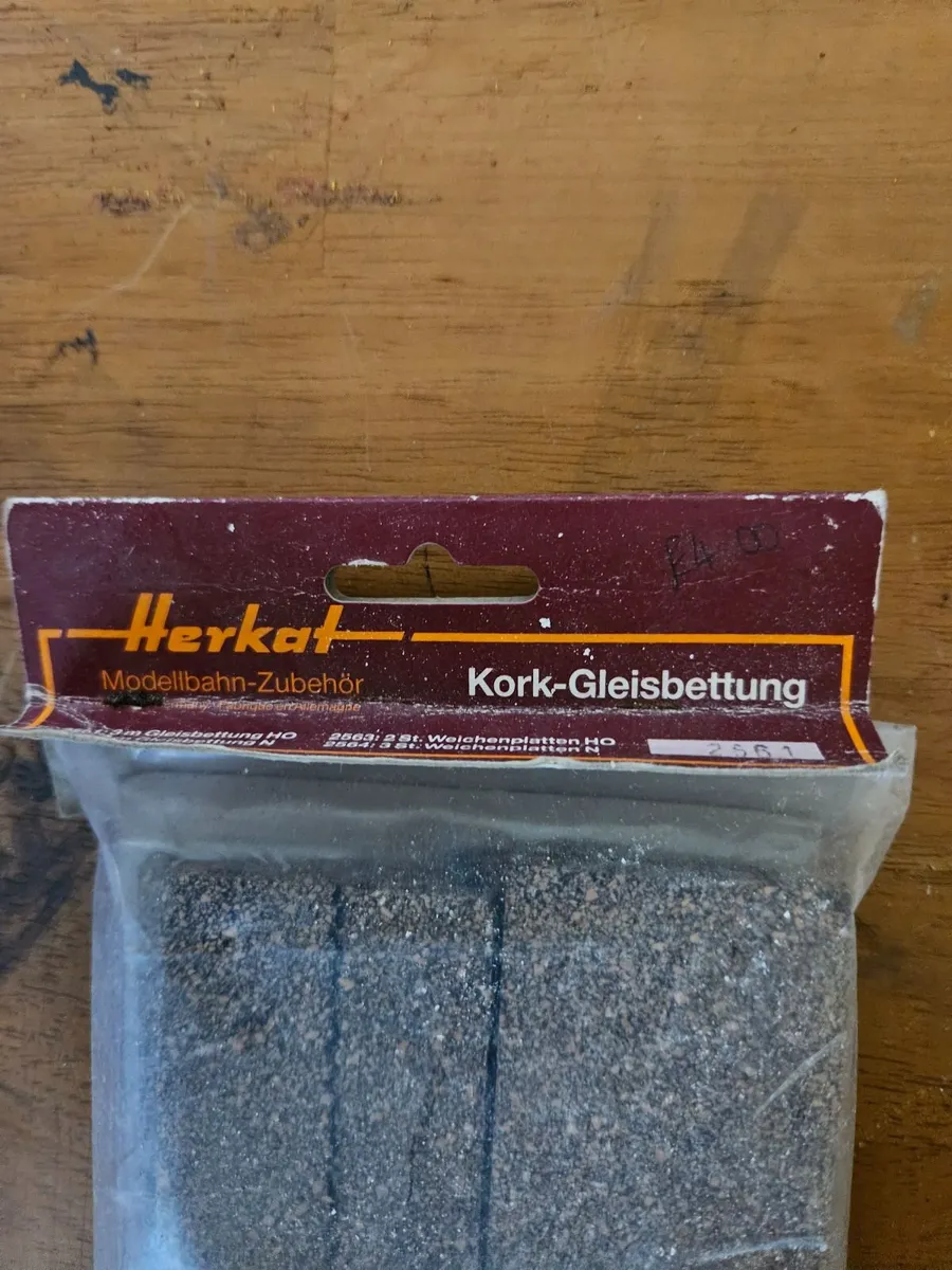 Hornby Herkal OO Gauge Cork Track Bed - Image 1