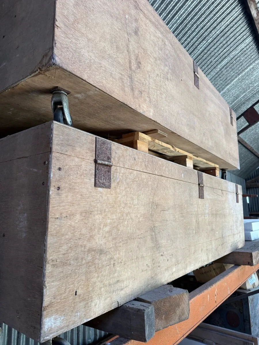 2 extra large boxes - Image 1