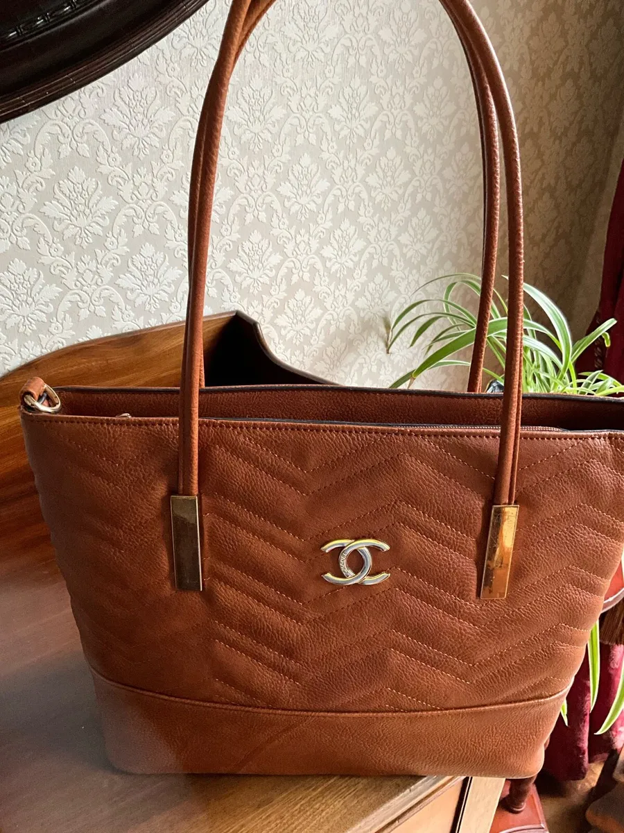 Lady’s Brown Handbag - Image 3
