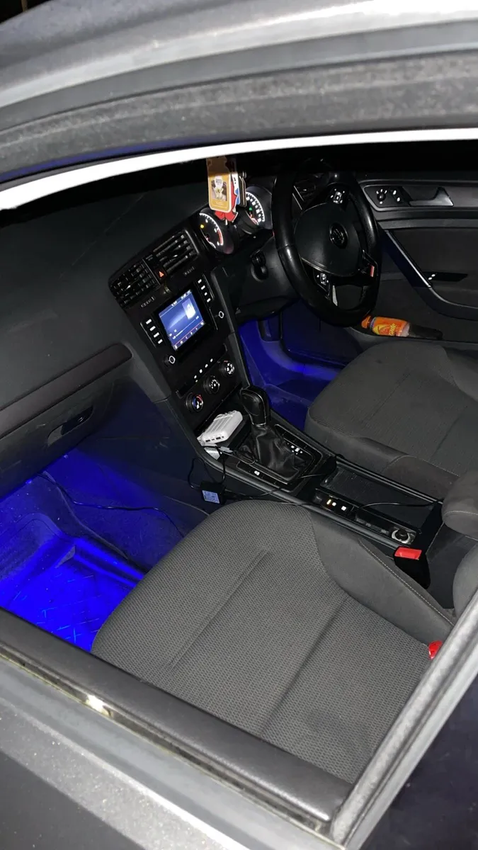 VW Golf Automatic 1.6 AUTO - Image 2