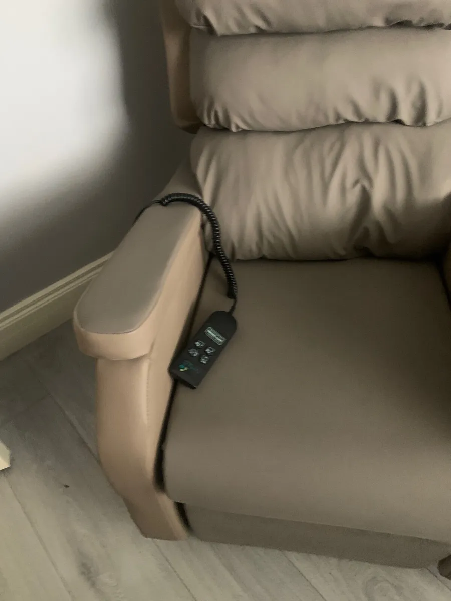 Medical chair - Image 4