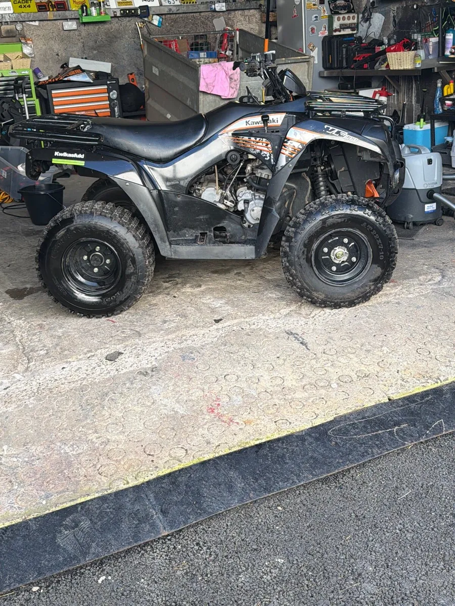 Kawasaki KVF 300 cc 4 x2 farm quad - Image 1