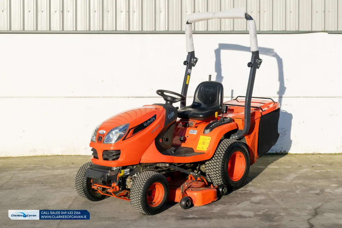 2023 Kubota GR2120-II Lawnmower - Image 2