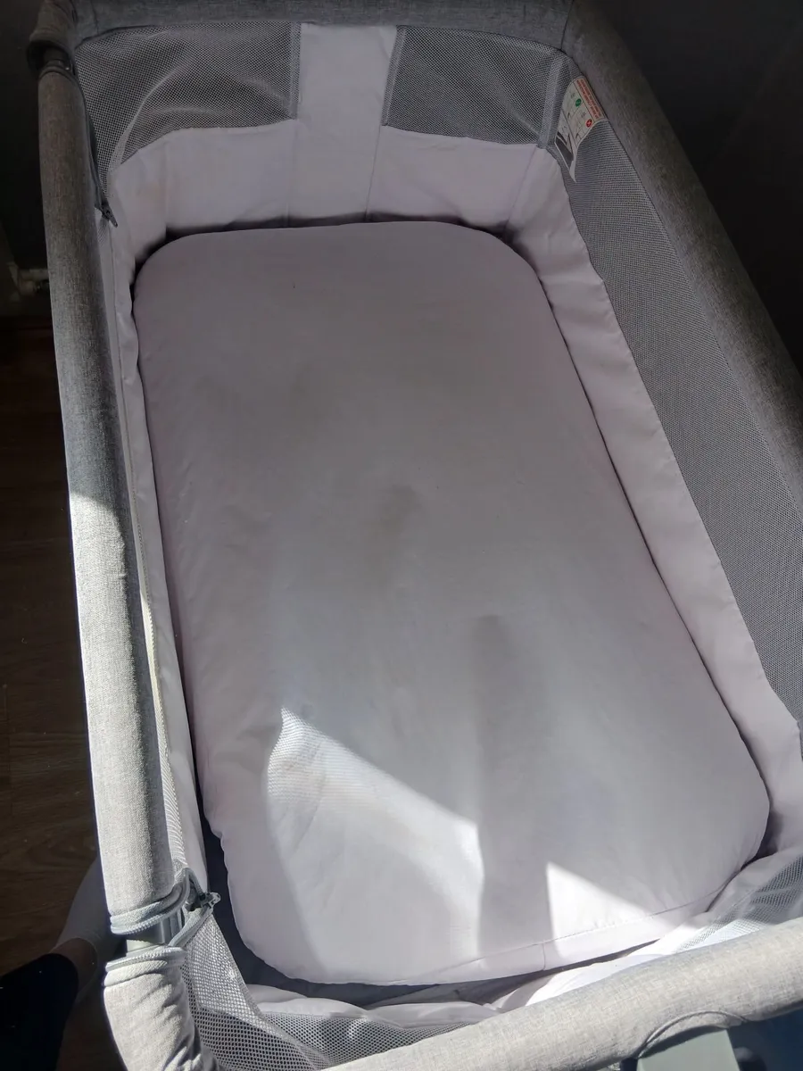 Co sleeper / next to me - Image 3