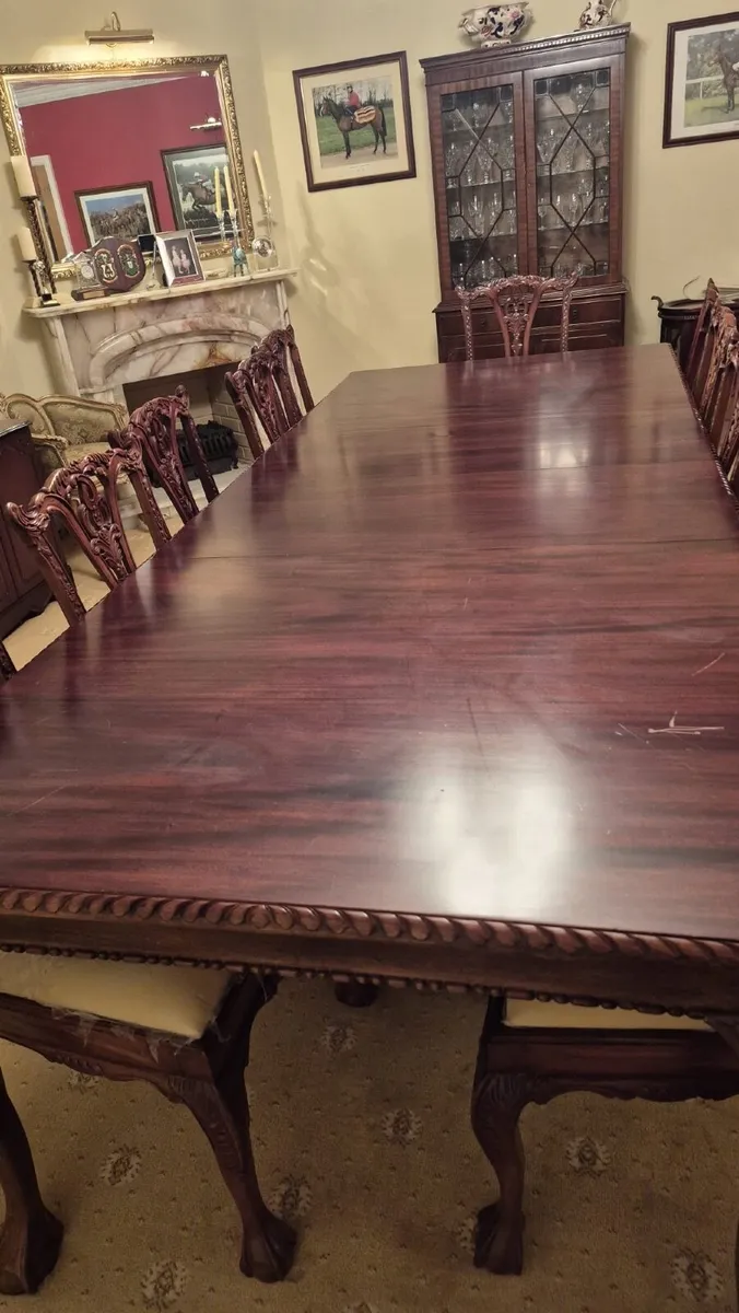 Dining table - Image 1