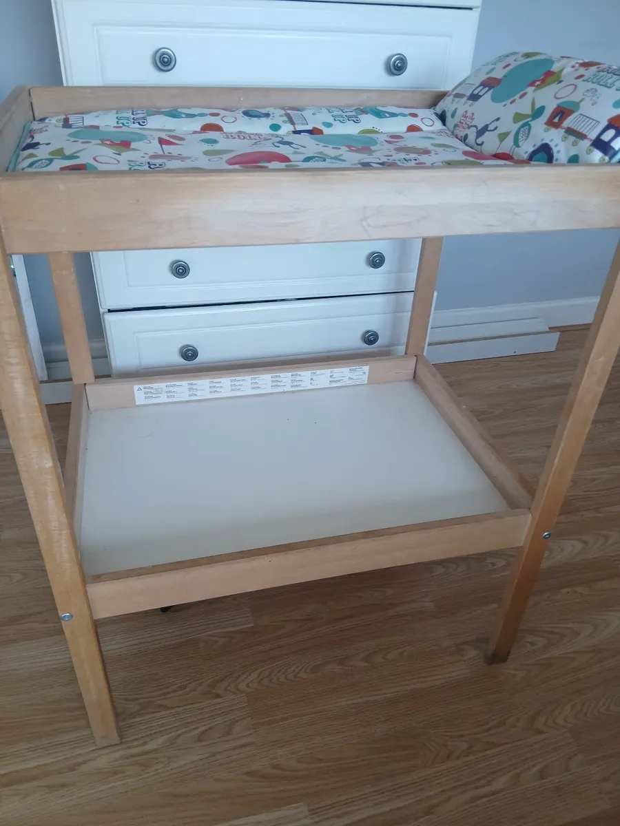 Changing table - Image 1