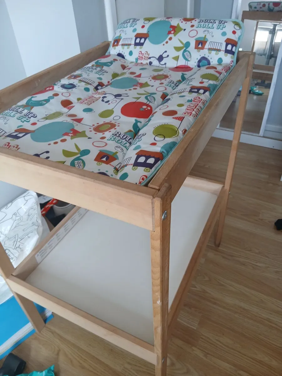 Changing table - Image 2