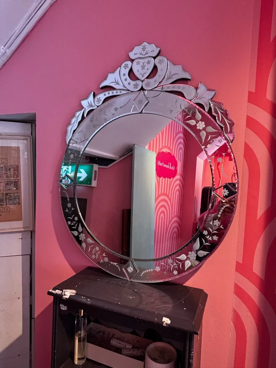 Venetian Style Mirror - Image 2
