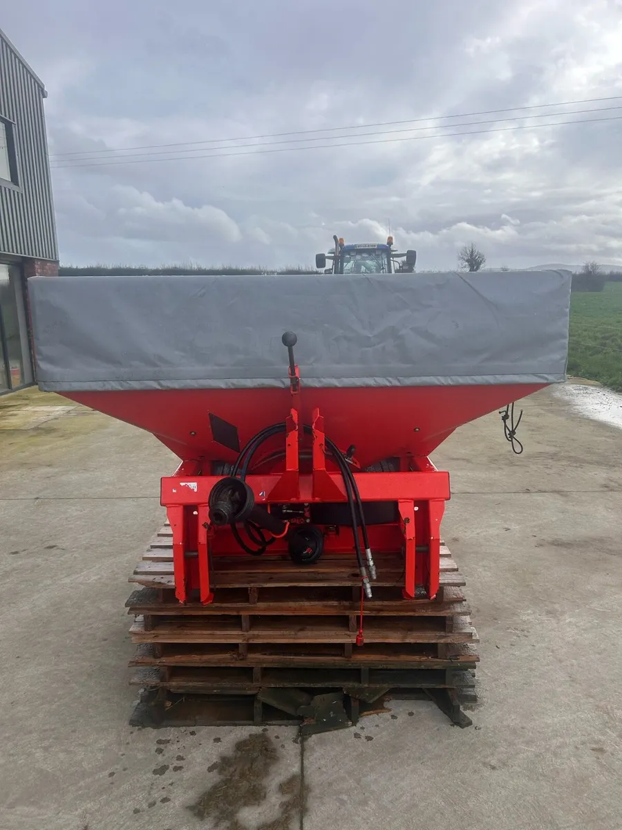 Fertiliser spreader - Image 4