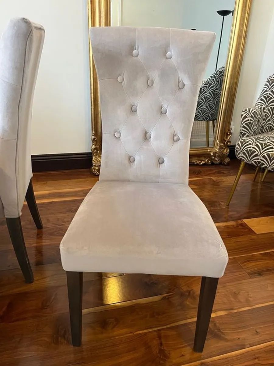 Marble square dining table & 8 chairs plus matching coffee table - Image 4